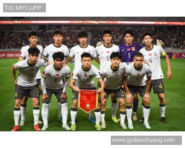 杭州足球队速度创新高引发关注球迷期待新赛季表现 杭州足球队速度创新高引发关注球迷期待新赛季表现