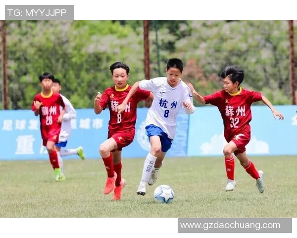 杭州足球队的崛起与挑战分析探讨球队力量与未来发展方向 杭州足球队的崛起与挑战分析探讨球队力量与未来发展方向